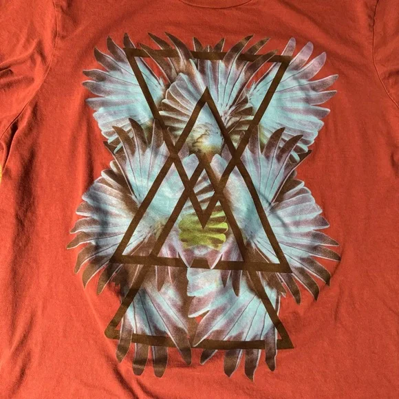 Men's Maroon Older Guess Graphic Tee with Blue Floral Printed - Picture 2 of 5